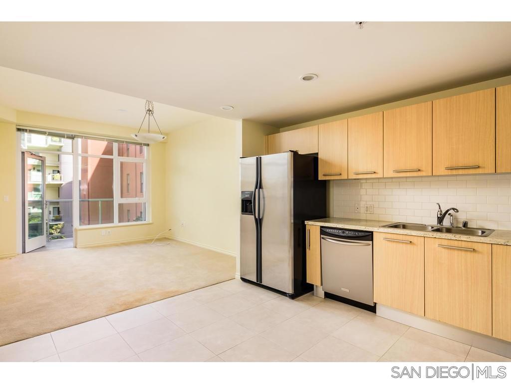 1431 Pacific Hwy 502 Property Photo 1