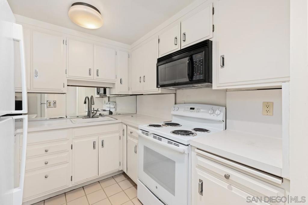 939 Coast Blvd 4h Property Photo 11