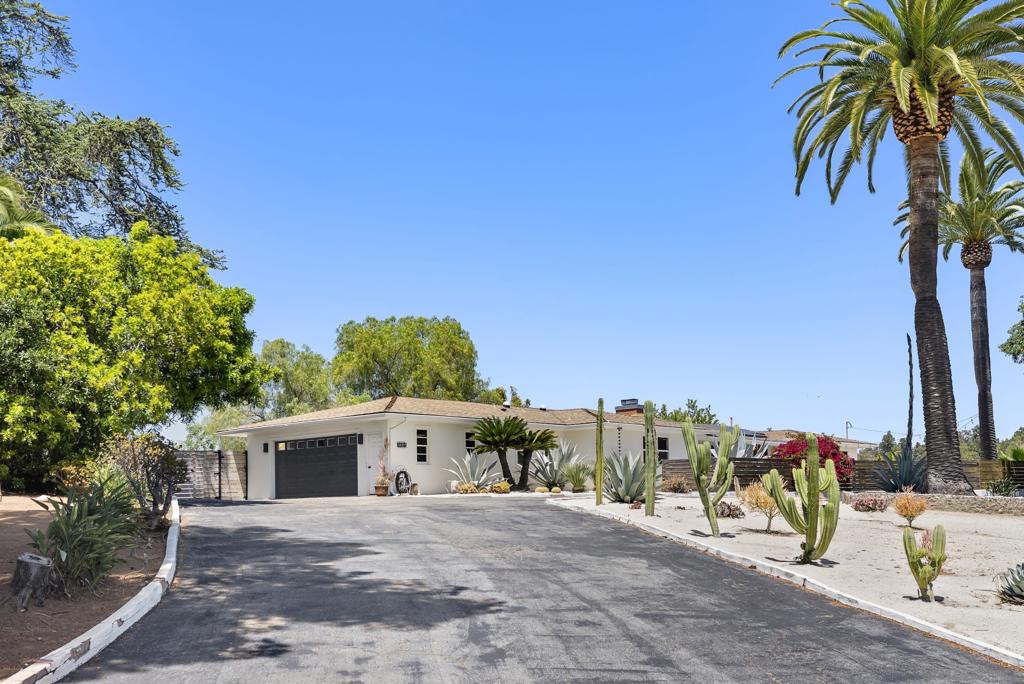 1326 Alta Vista Dr Property Photo 2