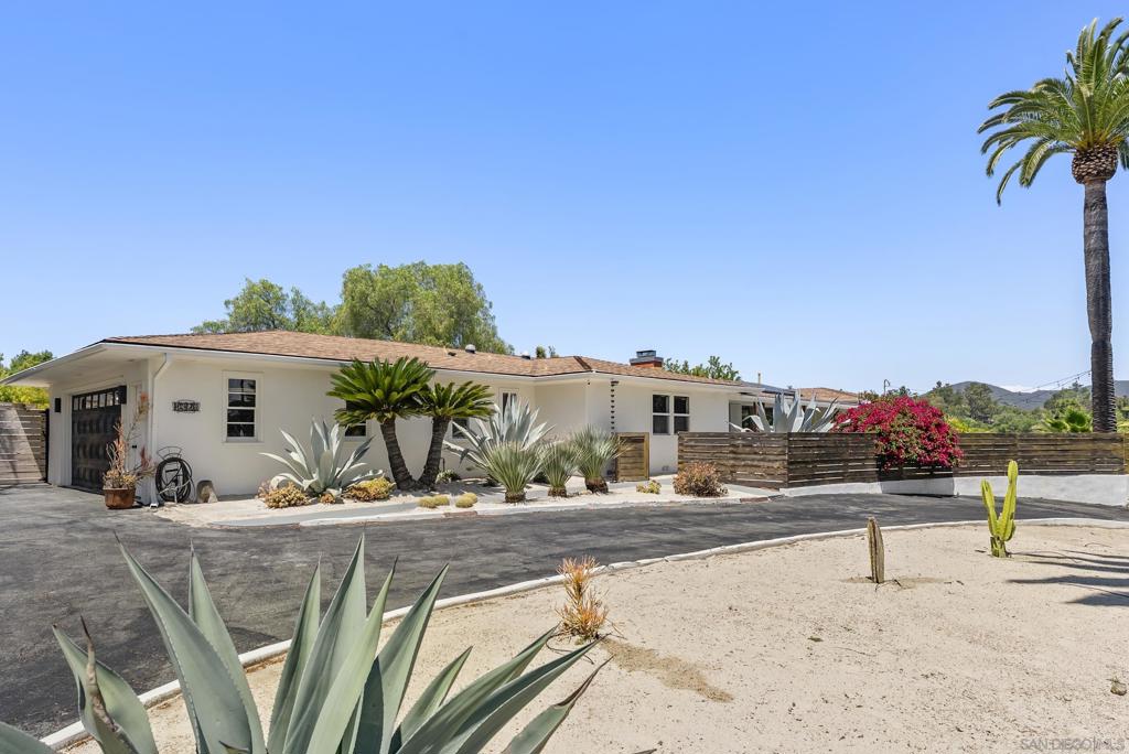 1326 Alta Vista Dr Property Photo 4