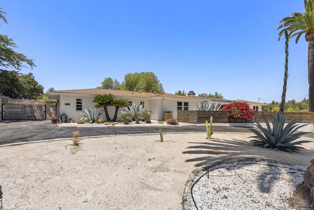 1326 Alta Vista Dr Property Photo 5