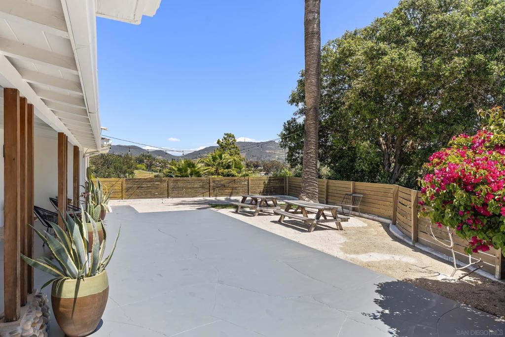 1326 Alta Vista Dr Property Photo 7