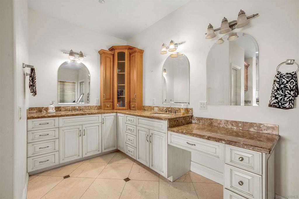 12811 09 Jackson Hill Dr Property Photo 26