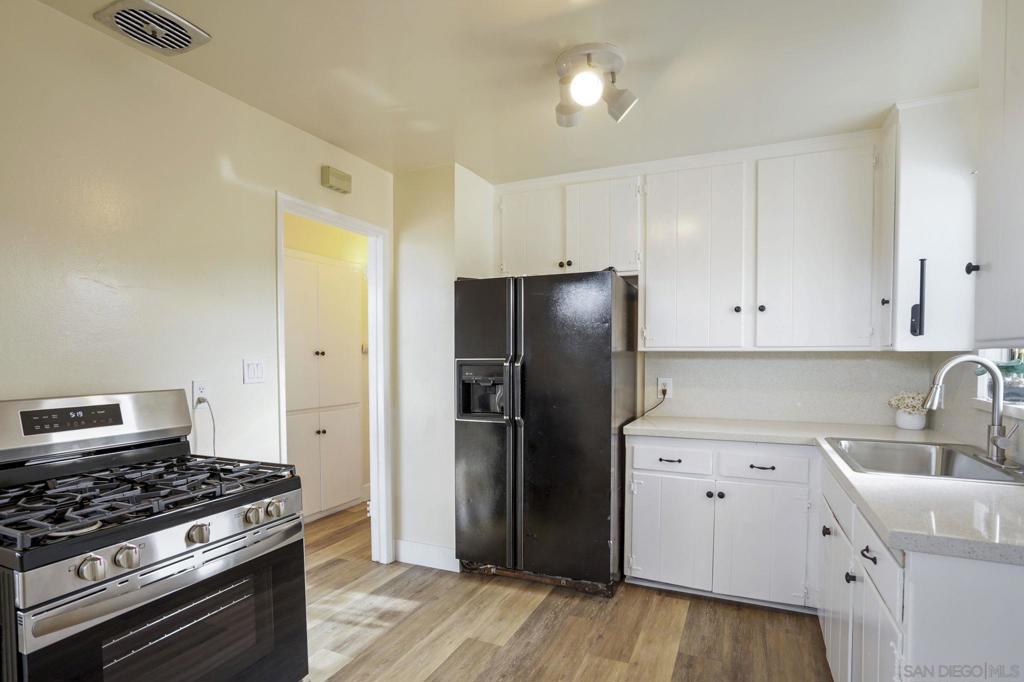 3515 Moccasin Ave Property Photo 5