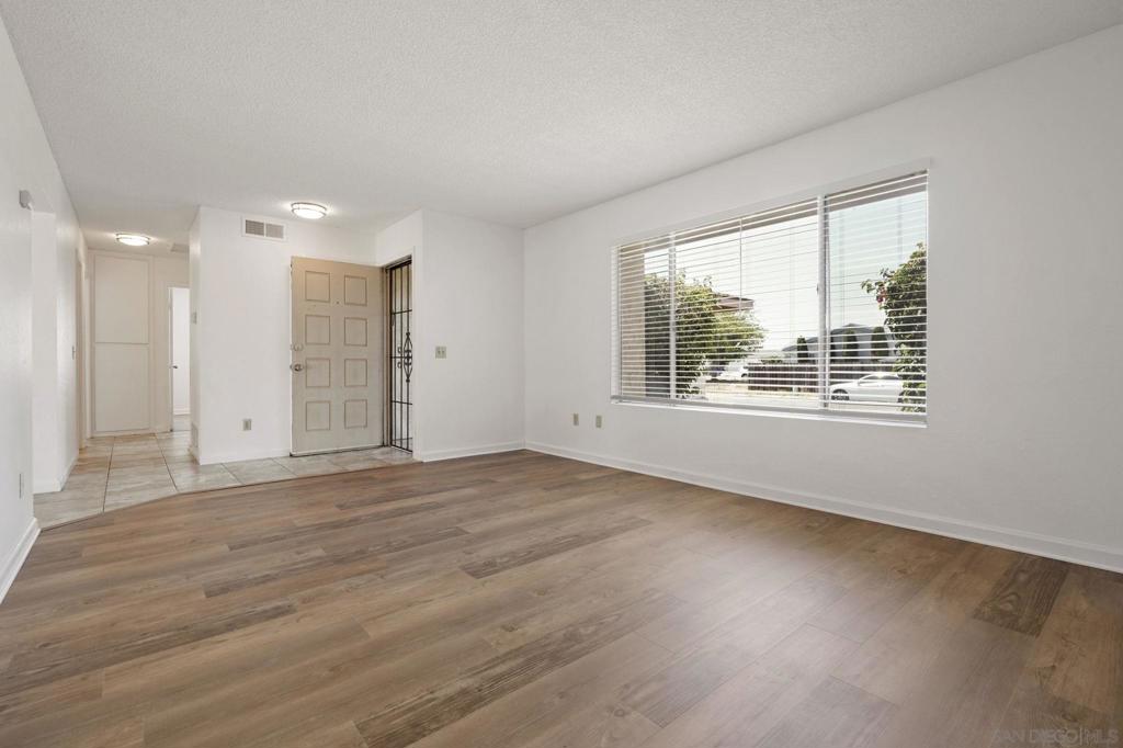 10625 Amantha Ave Property Photo 8