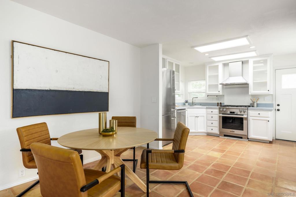 2242 Congress Property Photo 3