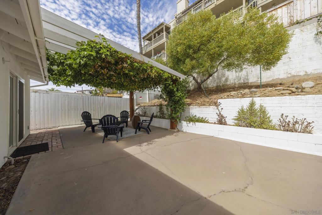 2242 Congress Property Photo 20