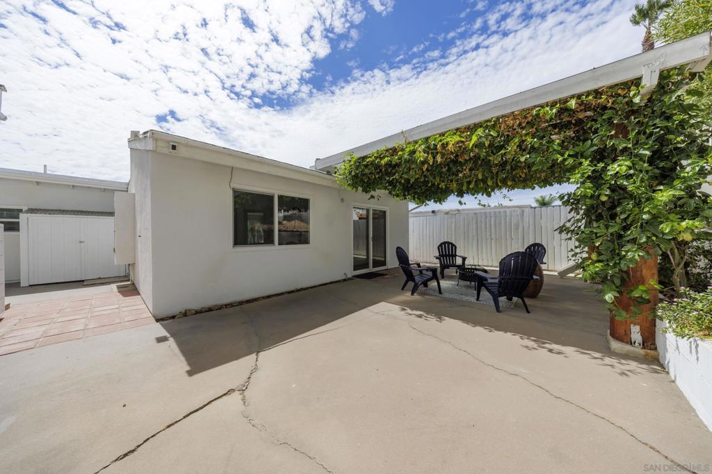 2242 Congress Property Photo 21