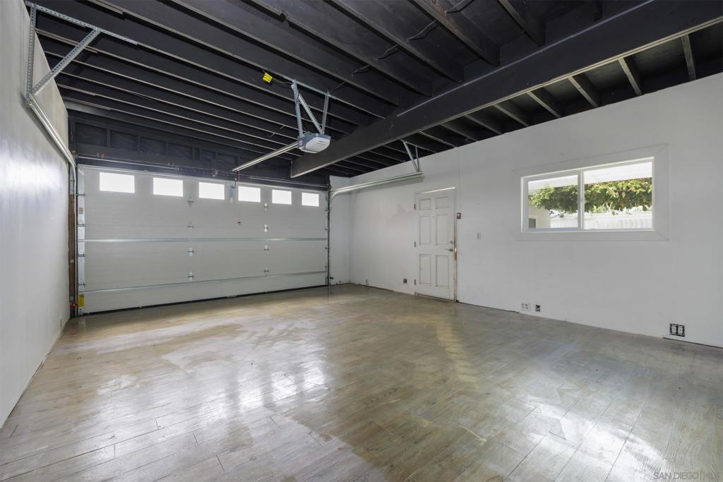 2242 Congress Property Photo 22