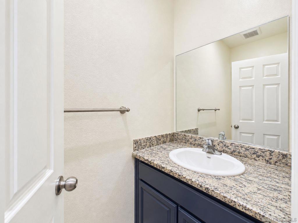 274 Vermont Court Property Photo 8