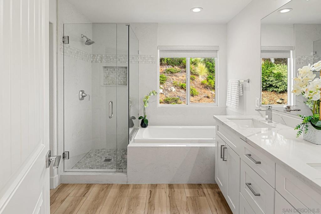 11462 Cortina Pl Property Photo 33