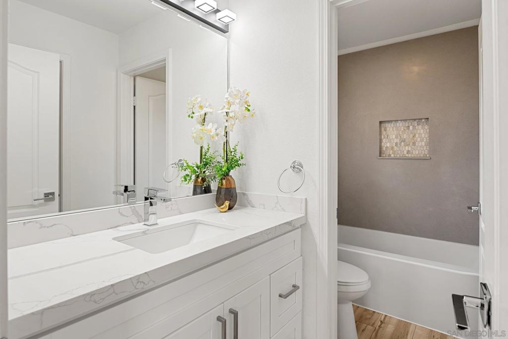 11462 Cortina Pl Property Photo 39