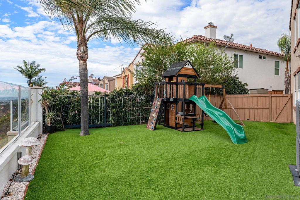 11462 Cortina Pl Property Photo 47