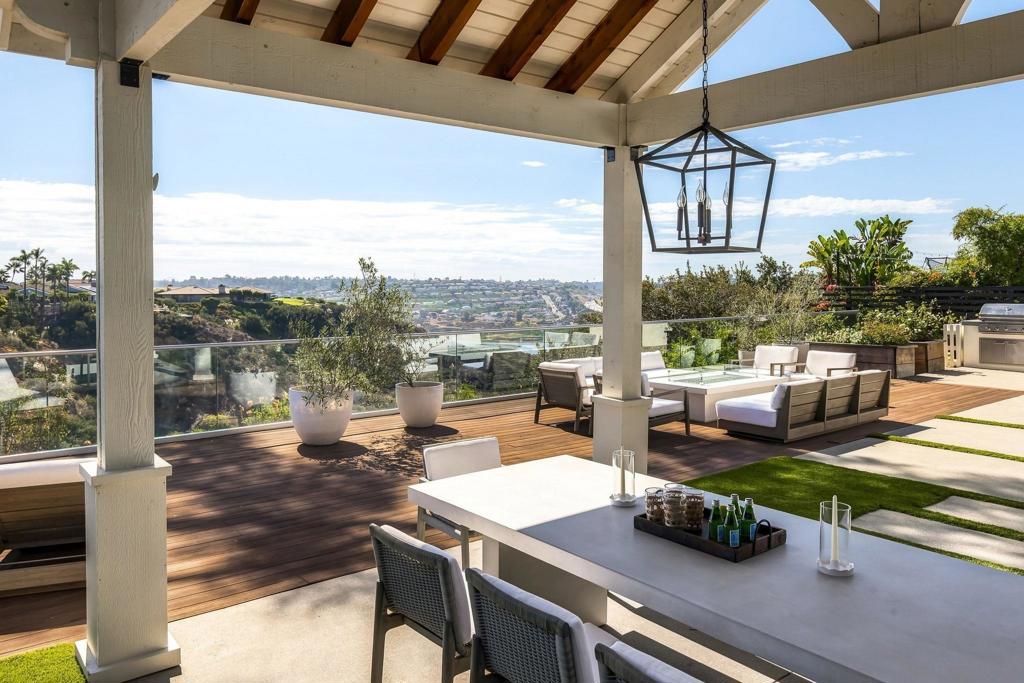 2253 Lagoon View Property Photo