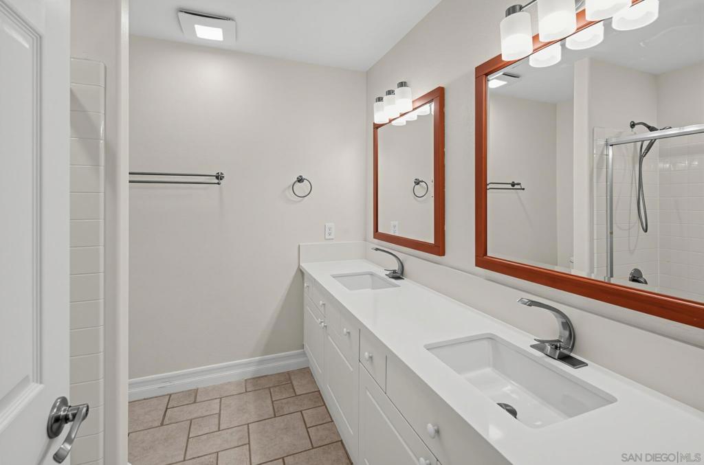6268 Canyon Bluff Ct Property Photo 28