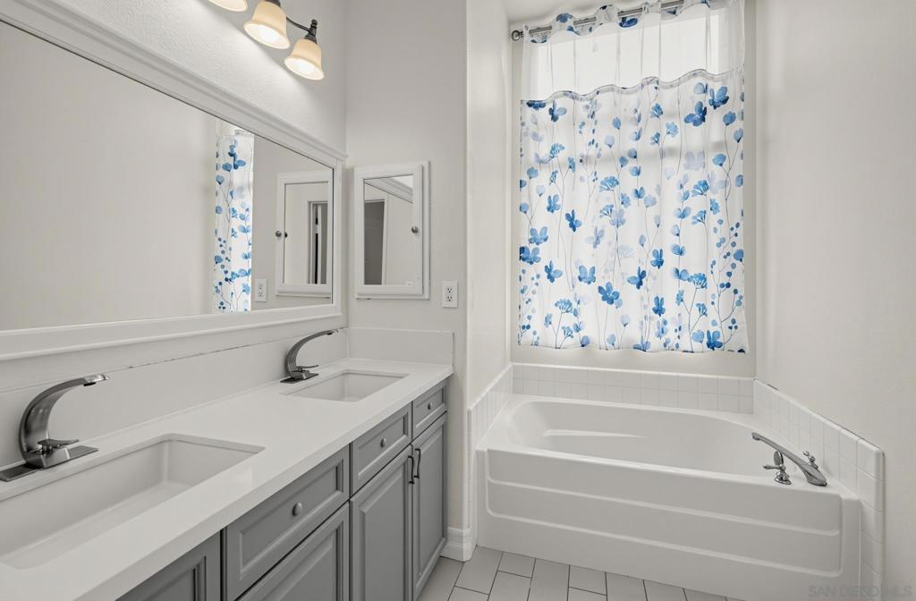 6268 Canyon Bluff Ct Property Photo 29
