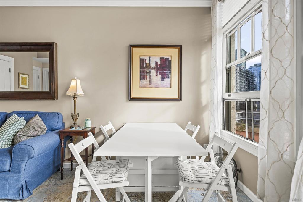 702 Ash Street 300 Property Photo 6