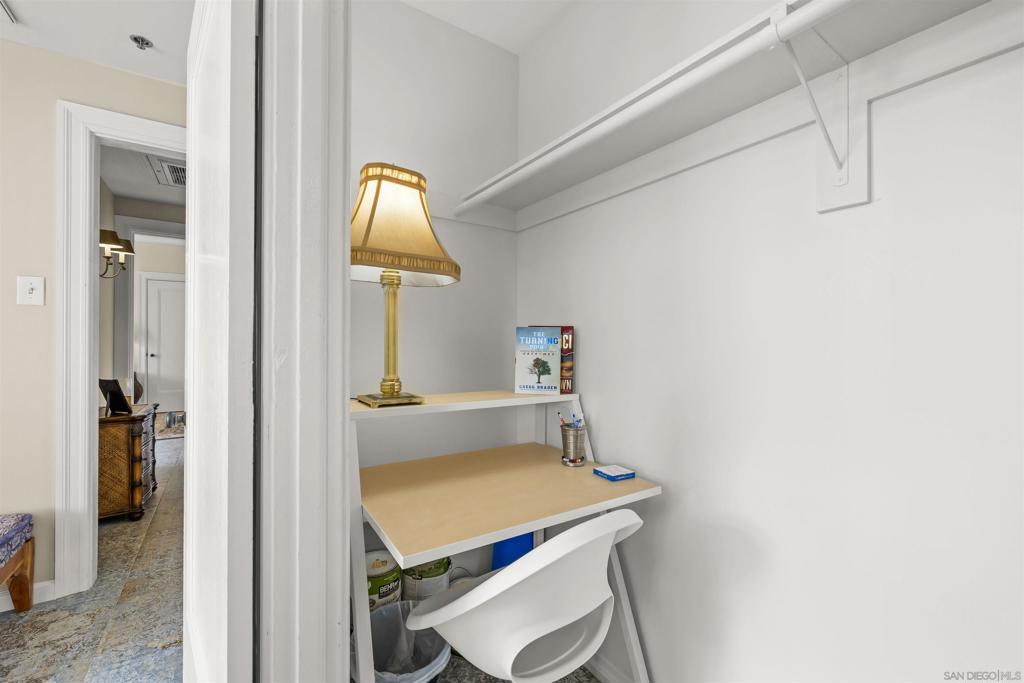702 Ash Street 300 Property Photo 13