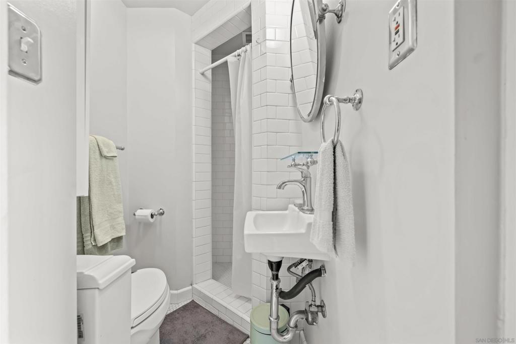 702 Ash Street 300 Property Photo 19