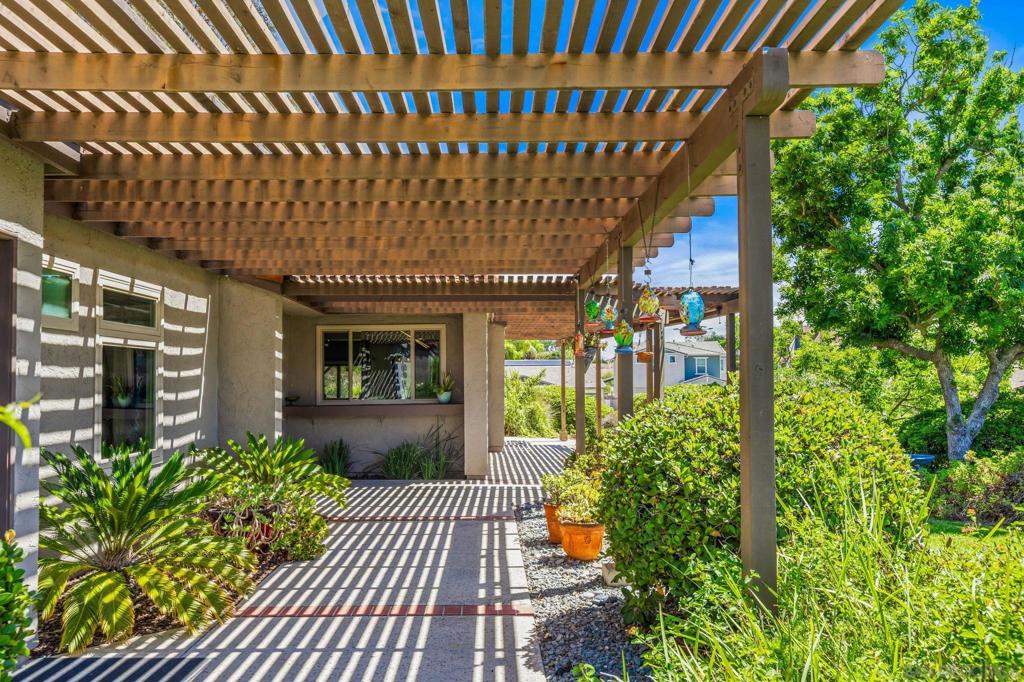 1301 Gary Lane Property Photo 4