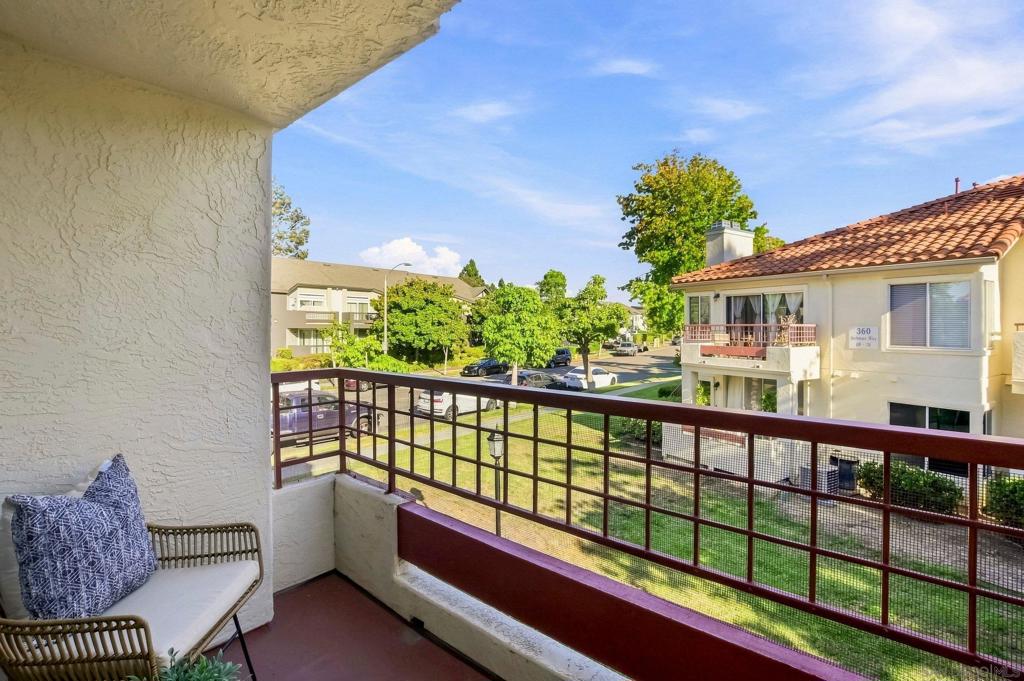 405 Stoney Point Way Unit 100 Property Photo 8