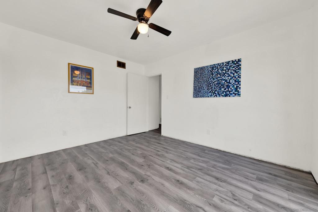 5562 Division Property Photo 21