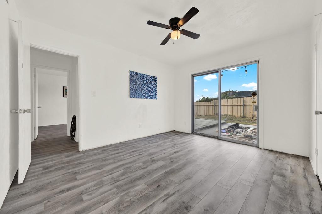 5562 Division Property Photo 22