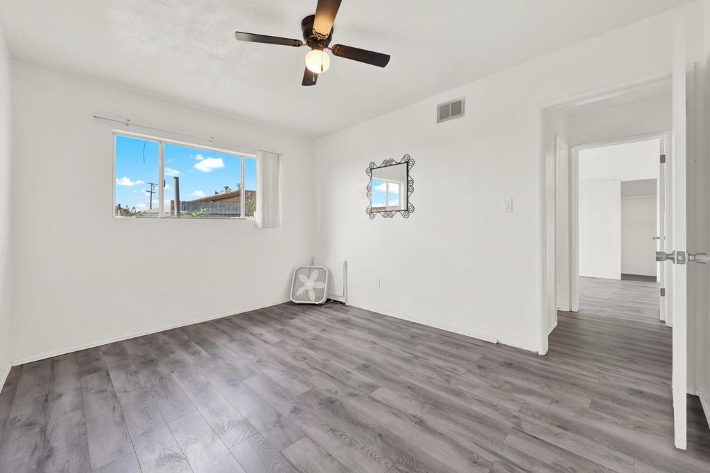 5562 Division Property Photo 27