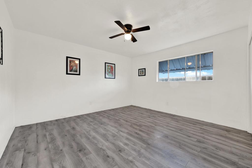 5562 Division Property Photo 28