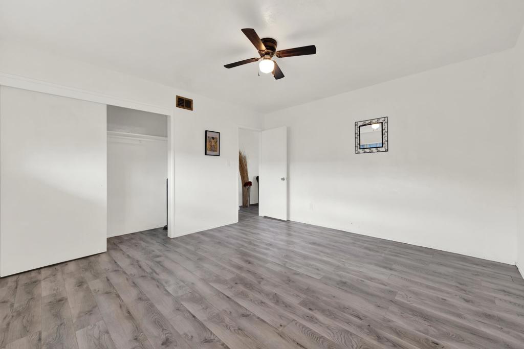 5562 Division Property Photo 30