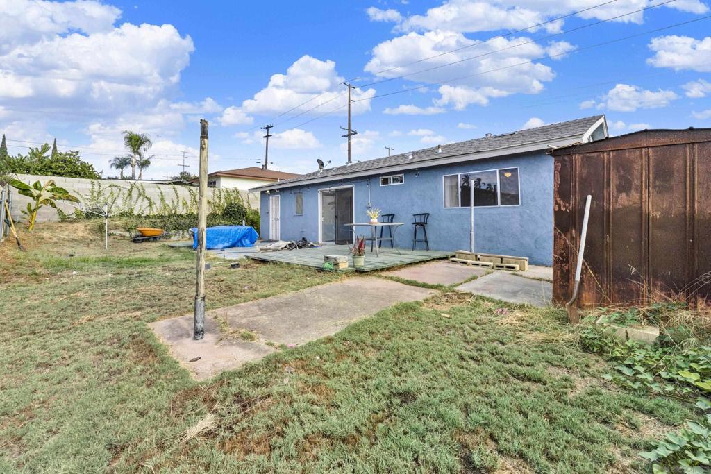 5562 Division Property Photo 38