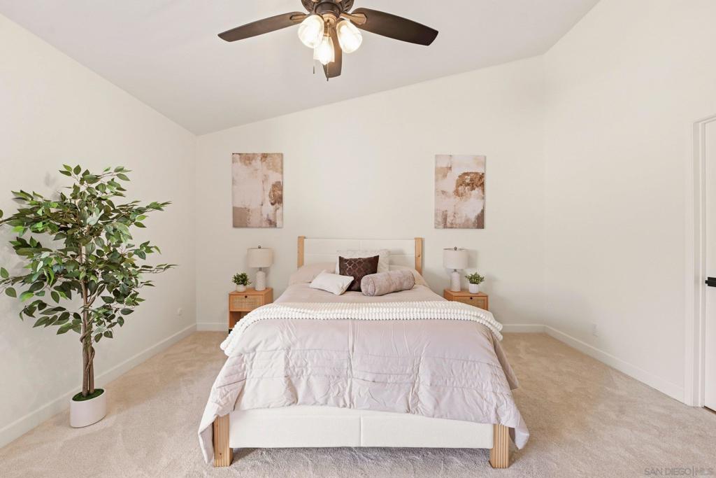 12855 Via Moura Property Photo 19