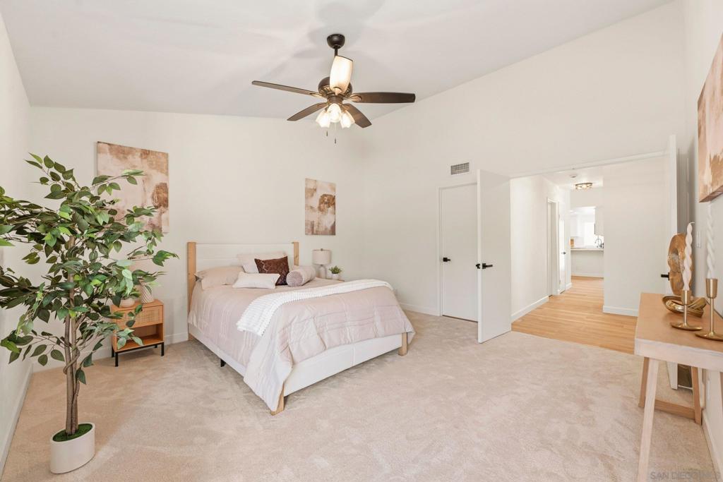 12855 Via Moura Property Photo 20