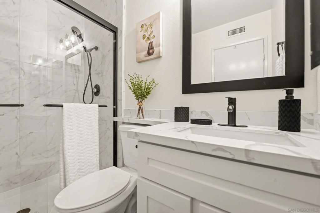 12855 Via Moura Property Photo 21