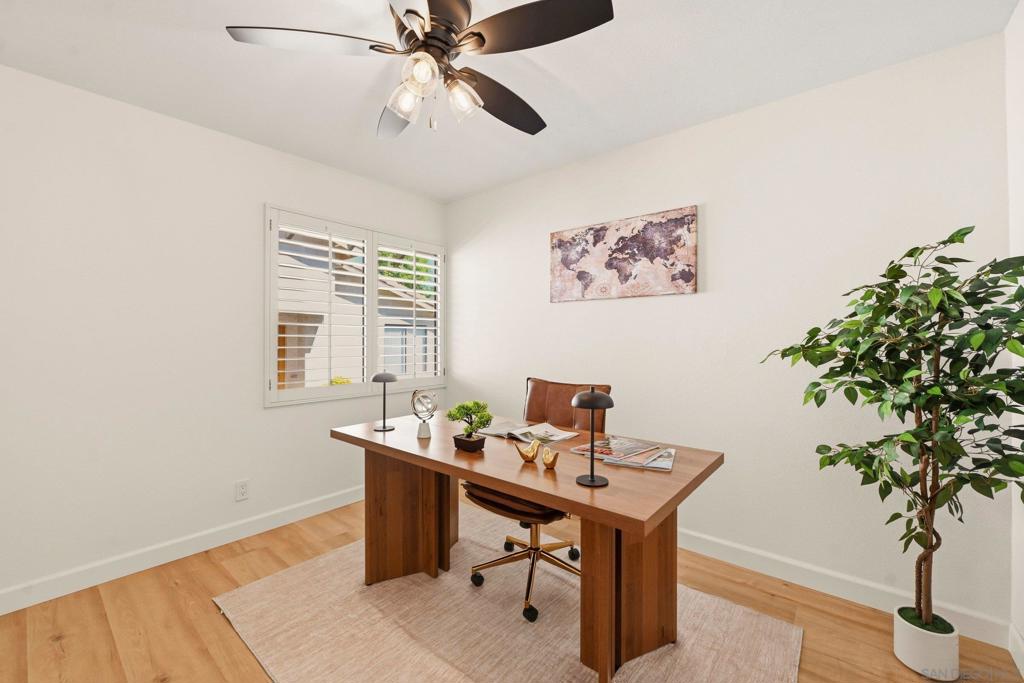 12855 Via Moura Property Photo 23