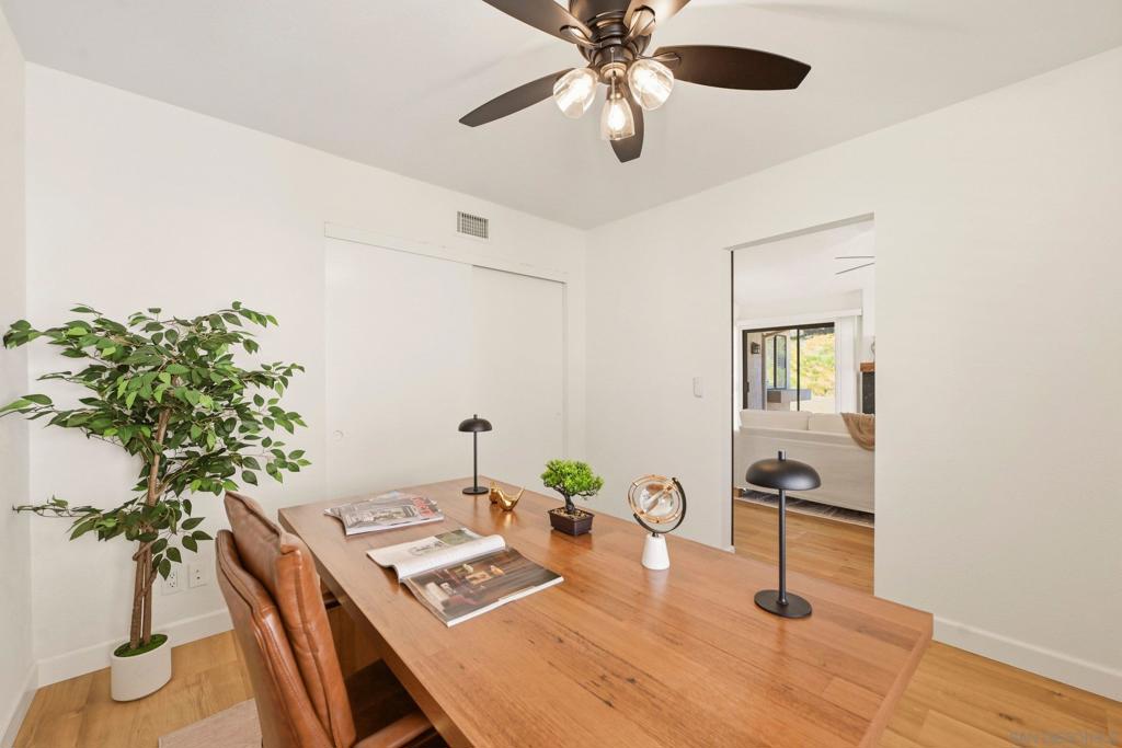 12855 Via Moura Property Photo 24