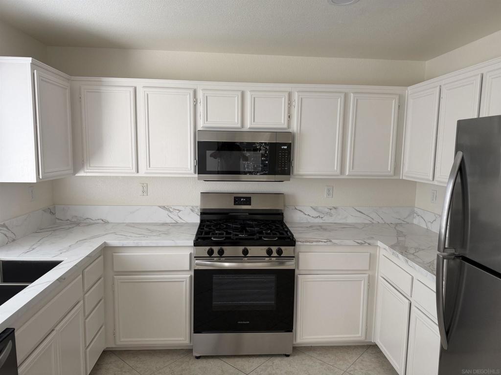 10254 Wateridge Circle 216 Property Photo 14