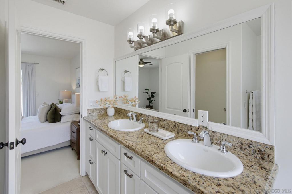 4279 Lamont Property Photo 18