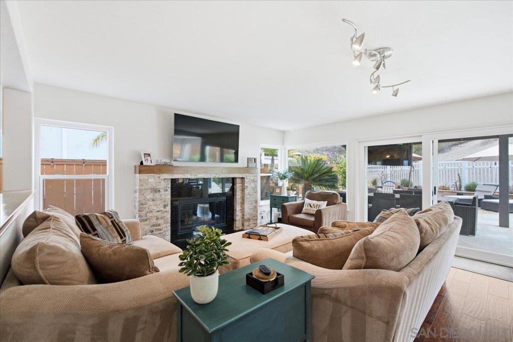 5191 Terraza Quintana Property Photo 7