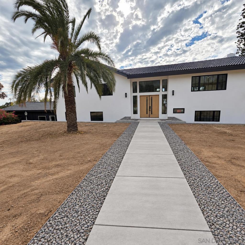 2530 Foothill Dr Property Photo 2