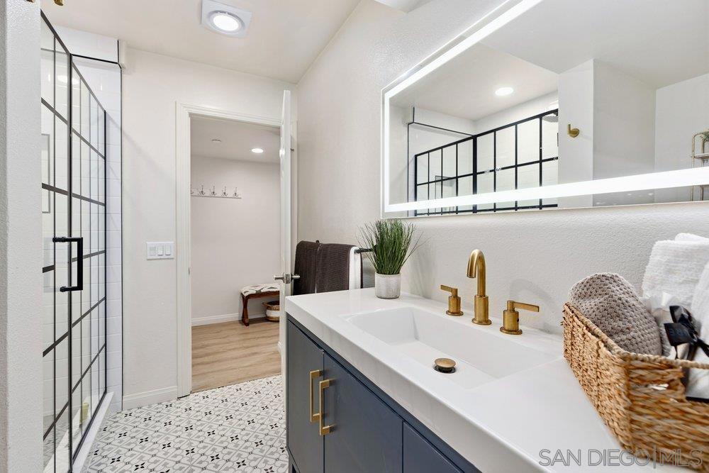 7509 Draper 210 Property Photo 17