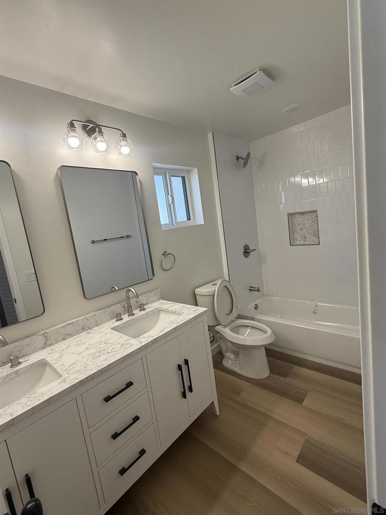 4911 Glen Property Photo 10