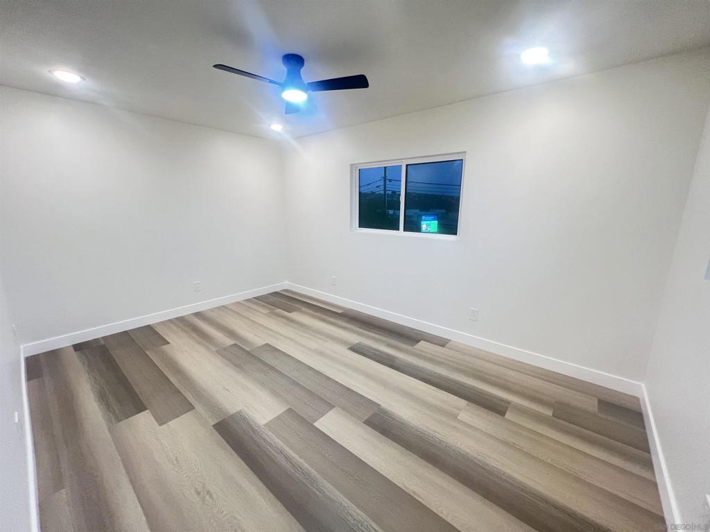 4911 Glen Property Photo 11