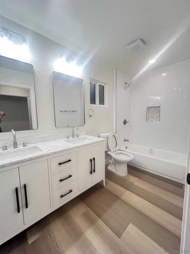 4911 Glen Property Photo 13
