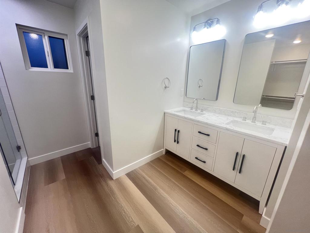 4911 Glen Property Photo 19