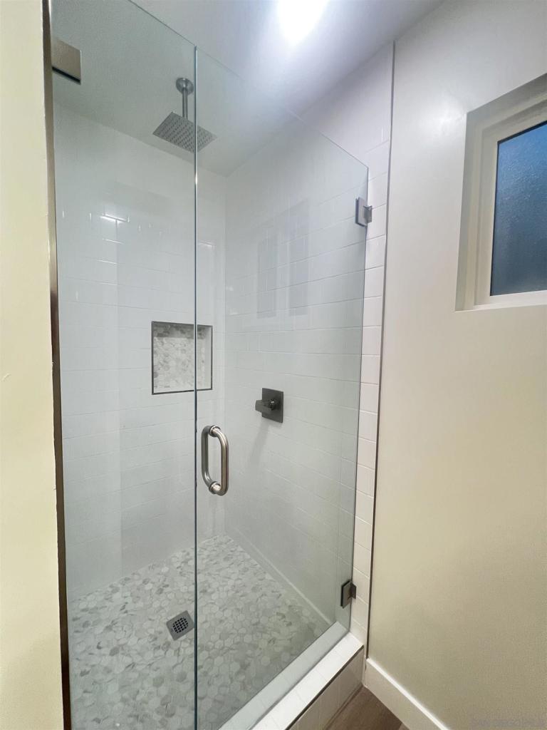 4911 Glen Property Photo 20
