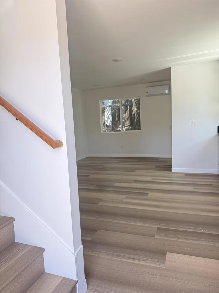 4913 Glen Property Photo 5