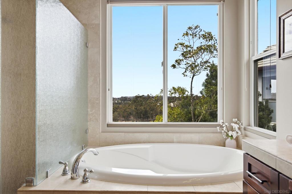 12666 Fairbrook Rd Property Photo 23