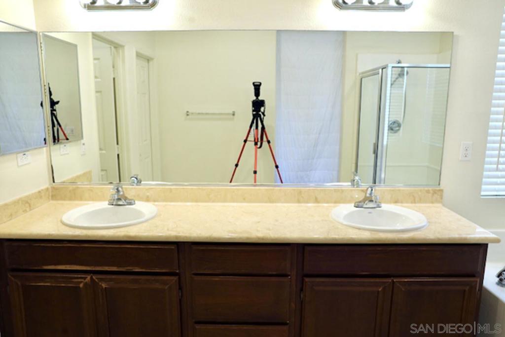 1640 Calle De La Flor Property Photo 26