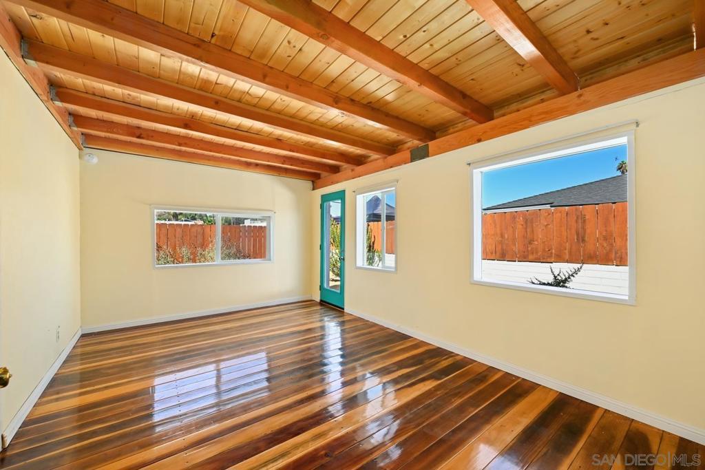 6074 Rock St Property Photo 1